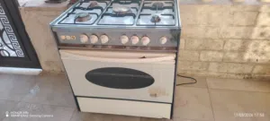 فرن غاز خمس عيون الفرن بشتغل من فوق وحت يعني من اتجاهين بحاله جيده لا يحتاج الى صيانه