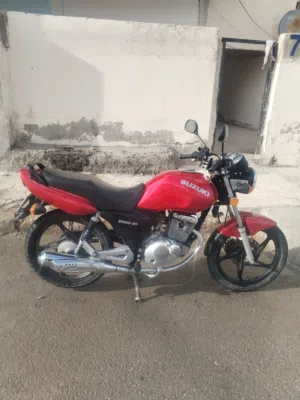 دراجه سوسوكي EN125
