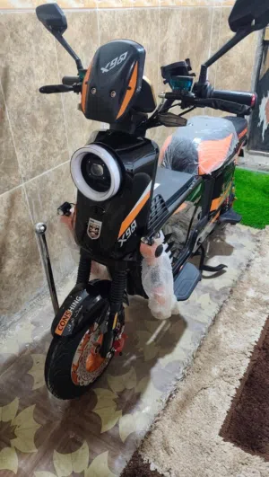 دراجه شحن اكس 900 x900 جديد استعمال لمده خمس ايام السعر 700الف وبيها مجال للشراي