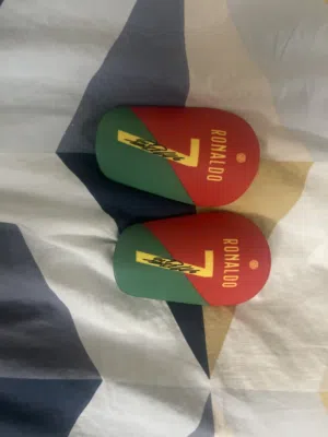 Cristiano High quality shin pads Small