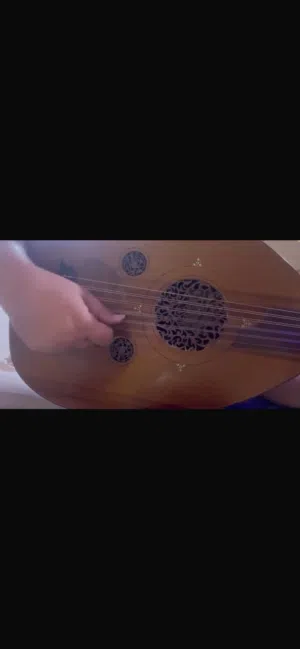 عود خشب جوز وخشب الوجه سيدار كندي عود صناعه بشار جودت حلبي 2013 عود ناشف وما بيه اي عيوب عود احترافي