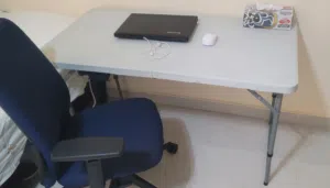 كرسي مكتب و طاوله  office chair and desk