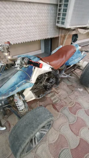 موطو 250cc والع حاجة ربي يبارك يبي زواق بس
