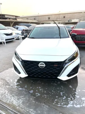 Used Nissan Altima in Sharjah