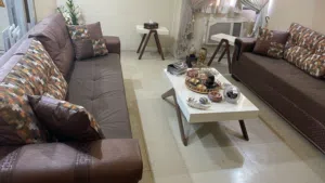 طاولة وسطيه