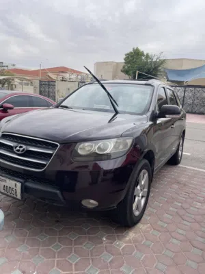 Hyundai Santafe 2009 GCC 7 seater with 4 new tyres very good condition.
