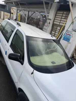 سيارة شوفر ابلاندر ابيض اللون نظيفه مثل الصورة