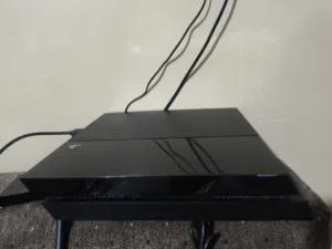 بلاستيشن 4 مهكر بسعر ممتاز 500 جيجا ssd