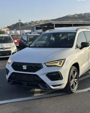 سيات أتيكا FR كاملة الإضافات محرك 1500 بنزين 150 حصان FR داخلي وخارجي كامل عداد. 32000 كم أصل ألماني