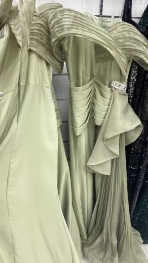 فستان جميل