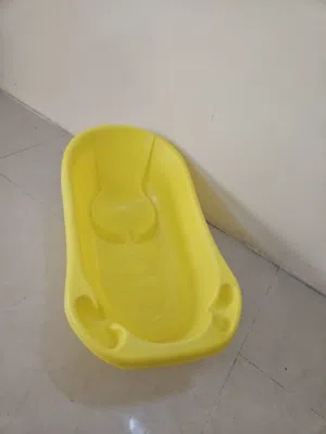 Baby bath tub