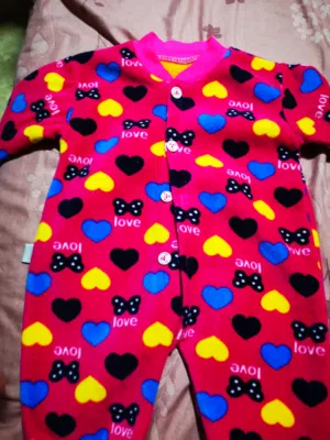 ملابس أطفال شبه جديد