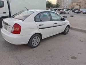للبيع اكسنت 2010