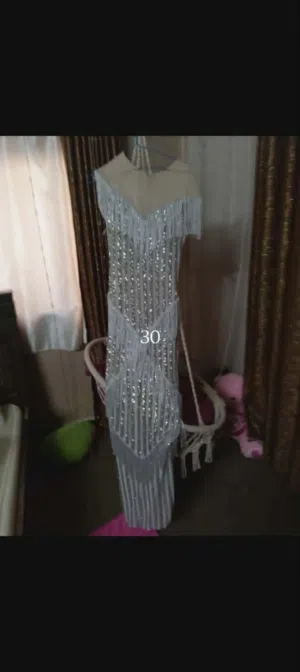 فستان لبسه واحده فقط