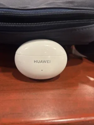 Huawei FreeBuds 5i سماعات بلوتوث – بحالة الوكالة مع الكرتون