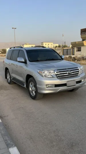لاندكروزر 2011 للبيع