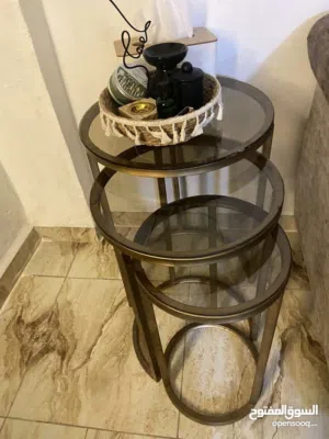 طاولات سيرفس بحالة ممتازه