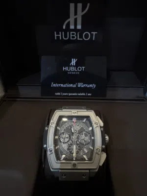 ساعة رجالية أنيقة وفخمة من Hublot