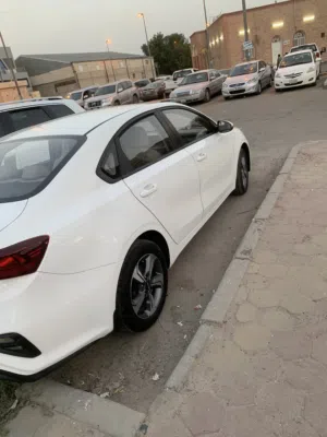 للبيع كيا سيرات بحاله ممتازة المكينه 1600 سي سي شرط الفحص