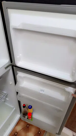 سلام وعليكم ثلاجة للبيع كلش نظيفة