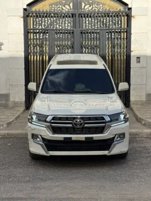 لاندكلوزر 2010 vxr مرهم دبي وكاله 2021 vxr  الممشى 170 الف كيلو