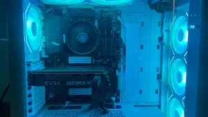 للبيع بيسي قيمنق بحاله فوق الممتازه استخدام شهر و نصف ما فيه ولا شي خراب