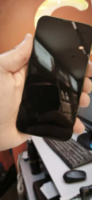 IPHONE 13 تخزين : 128G لون : أخضر بطارية : 100% الجهاز جديد فقط مفعل بدون كرتونة بسعر حرررررررررق