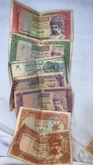 للبيع عملاة ورقية عمانية قديمة خلي سعرك