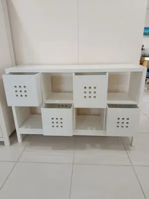 Shelves with drawer box
