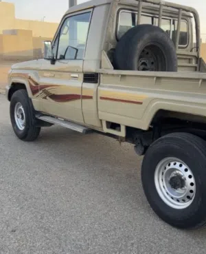 الصور مش صور الموتر صور بس لتعريف والتوضيح اللون والموديل. يوجد كلوزر موديل 2008 اللون بيج