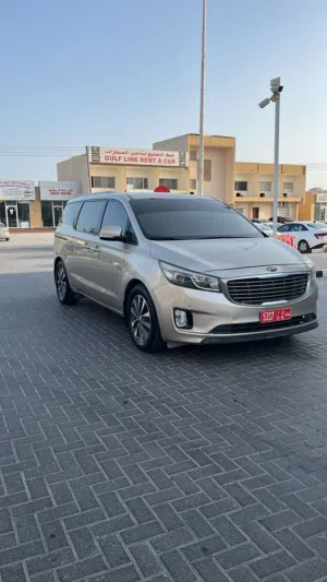 Used Kia Carnival in Dhofar