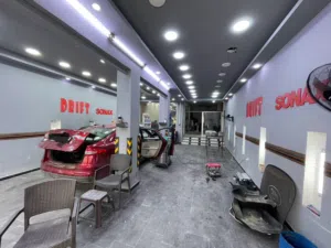محل عناية بالمركبات وزينه للبيع بسعر مغري