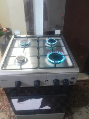 بتجاز 4 عيون مع فرن شغال ف ق تحت