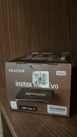 للبيع كاميرا Fujifilm Instax Mini Evo لون بني. فوجي فيلم، انستاكس، كاميرا فورية، Instax Mini Evo