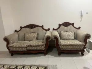 للبيع كنب مستعمل بحالة ممتازة