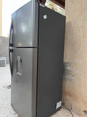 تلاجه ربي يبارك فيها حتا مكان متع تصقيع متع لمياء شبه قاعده جديده استعمال بسيط ربي يبارك متشكي من شي