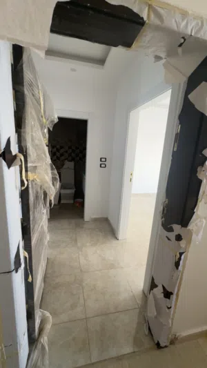 شقة للبيع في بيت راس بعد كازية الزعبي بجانب مسجد المهاجرين ( متوفر شقتين في نفس العماره)