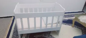 سرير اطفال نظيف جدا
