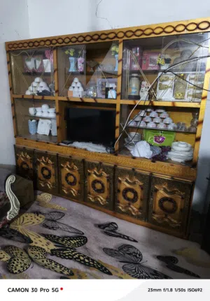 معرض مستخدم للبيع