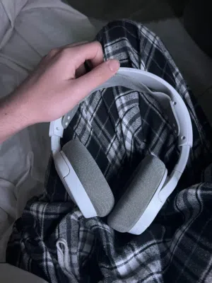 للبيع سماعة ستيل سيريس artics p1