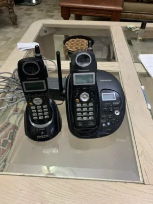 ديجتال باناسونيك مع تلفونين انسرنج ماشين لتسجيل الرسائل شبه جديده