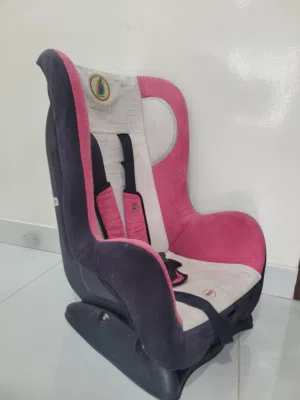 كرسي سيارة للأطفال من 3 سنوات و فوق  مستعمل للبيع car seat