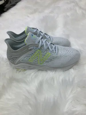 حذاء new balance للبيع