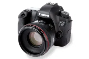 كاميرا كانون 6D mark1 مع عدسة 50مم مع إضاءة TT560