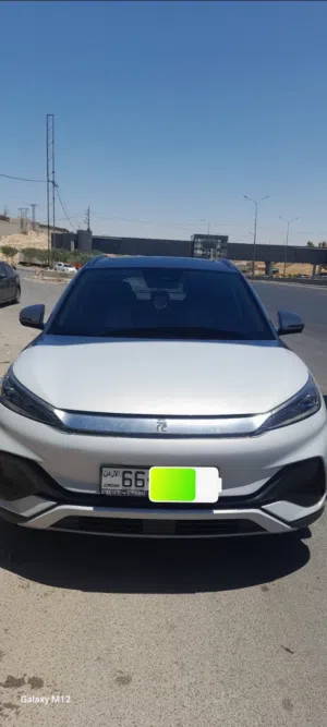 بي واي دي يوان 2023 كهربائي هاتشباك مرخصة مع مواصفات صينية وصيانة كاملة
