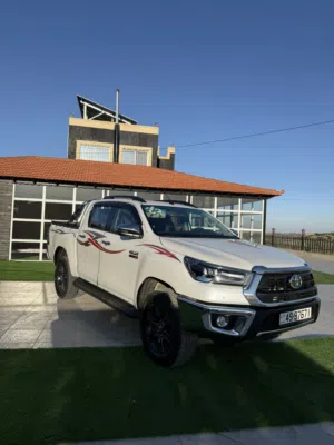 Toyota Hilux 2025 ممشى 50 الف كيلو وراد وكاله الفطيم مميز جدا
