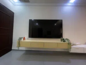 طاولة تلفزيون
