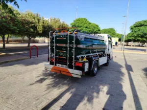 تنك ماء Isuzu موديل 2006 للبيع