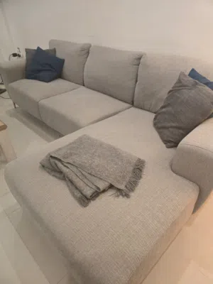 Left L Shape Sofa originally from home center كنبة زاوية للبيع – بحالة جيدة