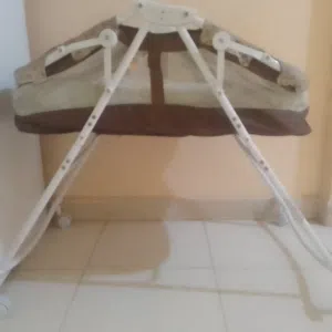 تخت بيبي استعمال بسيطة